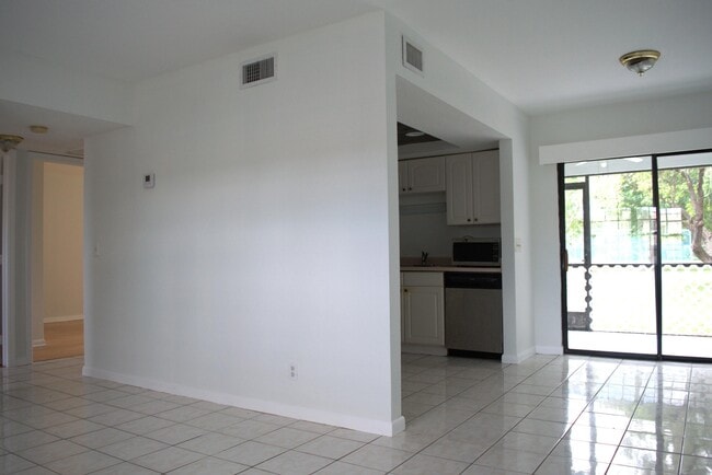 Building Photo - 4317 Oak Terrace Dr