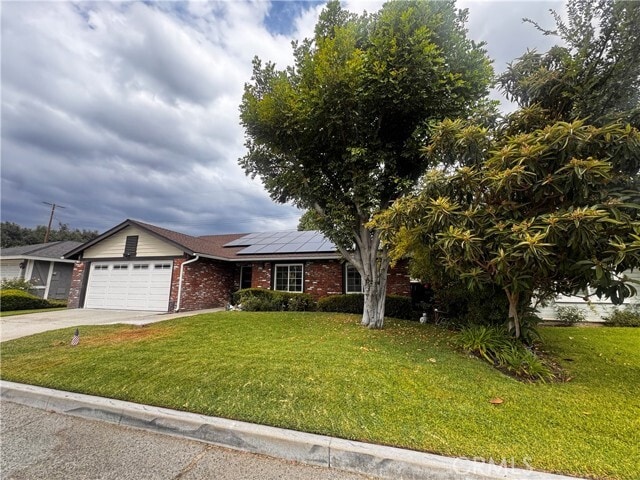 Building Photo - 925 Royal Oaks Dr