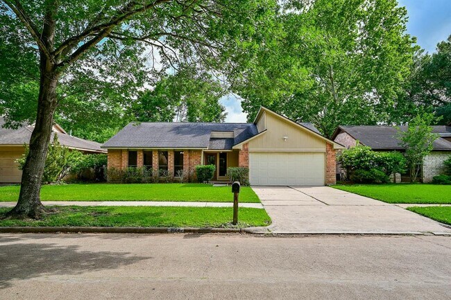 Building Photo - 3122 Frontier Dr