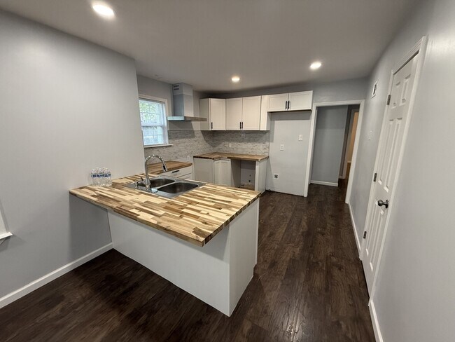 Foto del edificio - 1031 N Belvedere Blvd