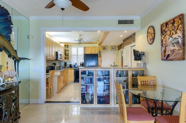 Foto del edificio - 100 Paradise Harbour Blvd