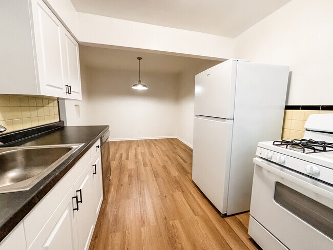 Cocina #1 - 6114 Dryden Ave