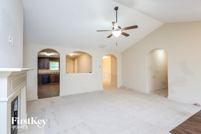Building Photo - 603 Embassy Walk