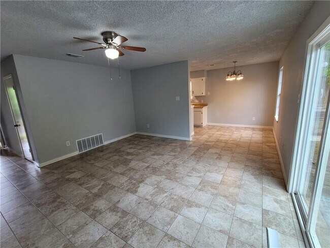 Foto del edificio - 8212 Gallatin Dr