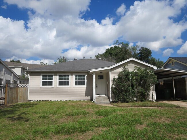 Building Photo - 3527 Ozark St