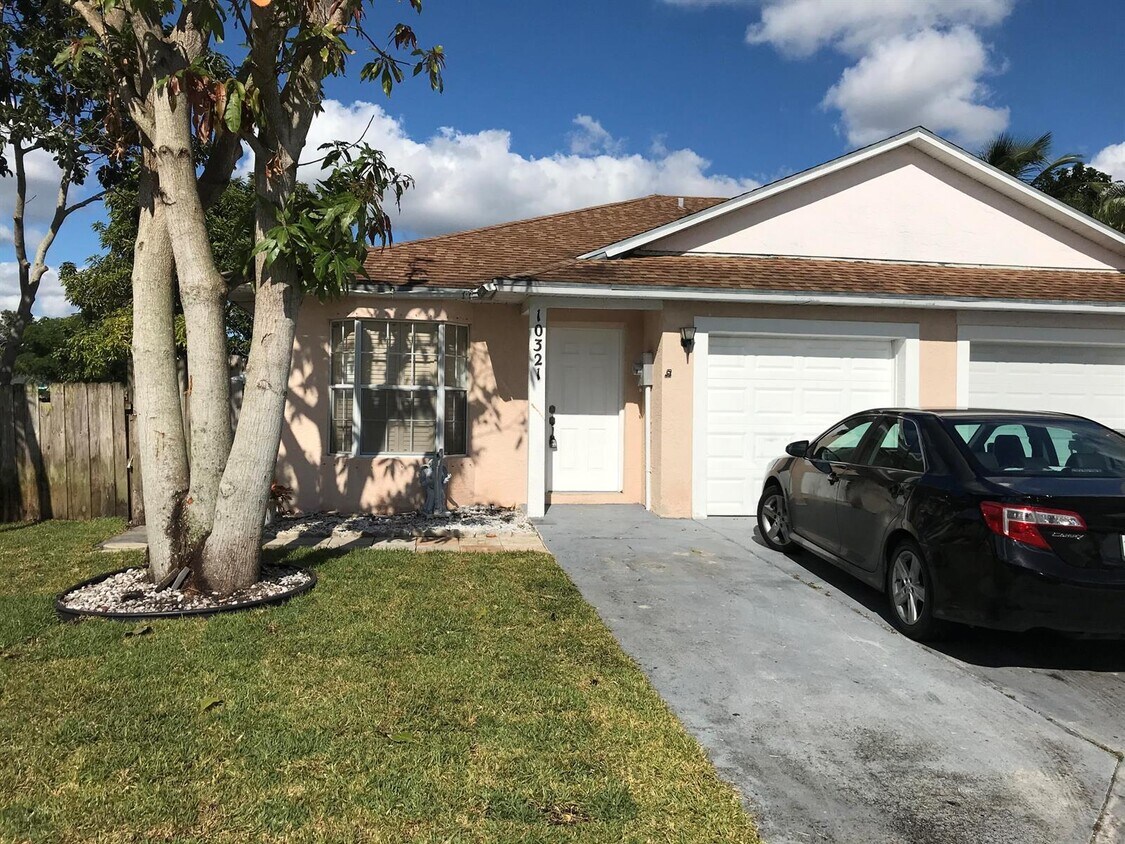 10321 Boynton Place Cir, Boynton Beach, FL 33437 Townhome Rentals in Boynton Beach FL
