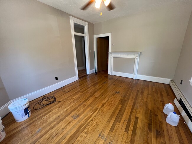 Building Photo - 68 Calumet St