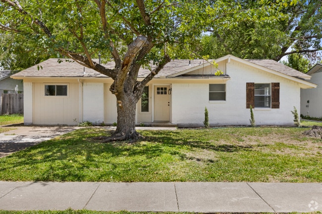 Building Photo - 1414 Timberlake Cir
