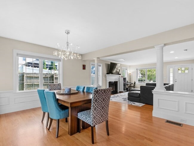 Building Photo - 22 Wellesley Ave