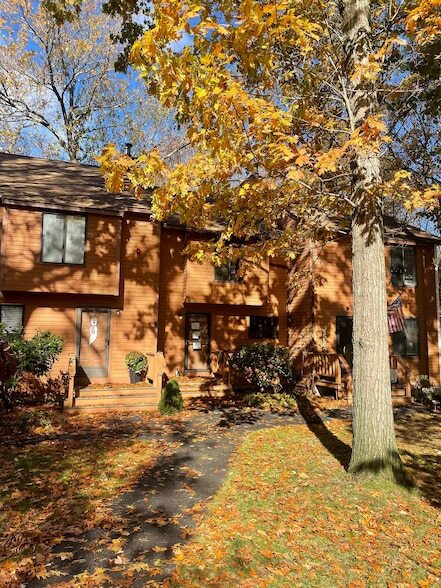 Foto principal - 64 Dunvegan Wds Dr