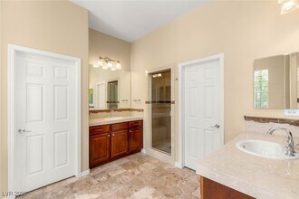 Building Photo - 17 Morninglow Pass