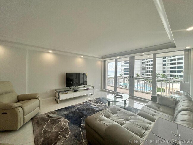 Building Photo - 405 S Ocean Blvd