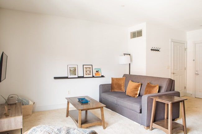 Building Photo - 145 N Jackson St