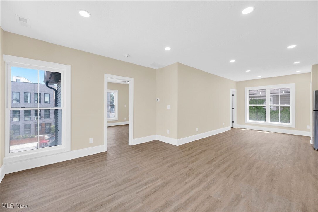 2322 Scranton Rd Cleveland, OH 44113 – photo 4