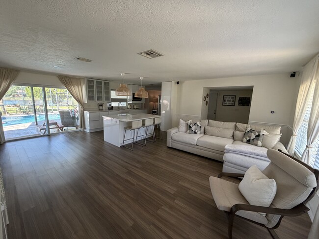 Building Photo - 14012 Middleton Way