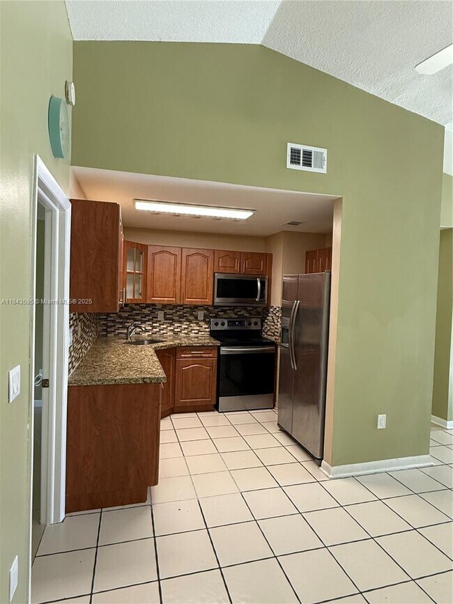 Foto del edificio - 7700 SW 155th Pl