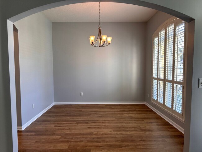 Building Photo - Located in the heart of Fernandina Beach!