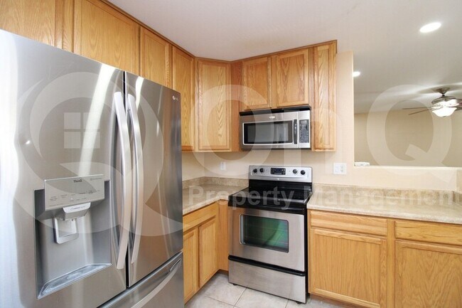Building Photo - 11750 W Tierra Grande
