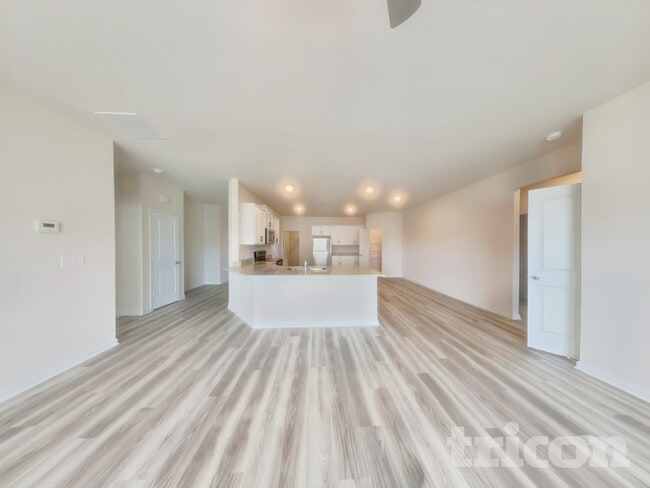 Building Photo - 307 Oliver Dr