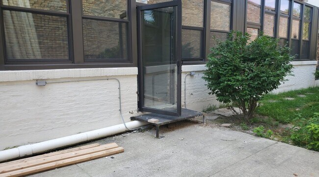 Foto del edificio - 4619 N Ravenswood Ave
