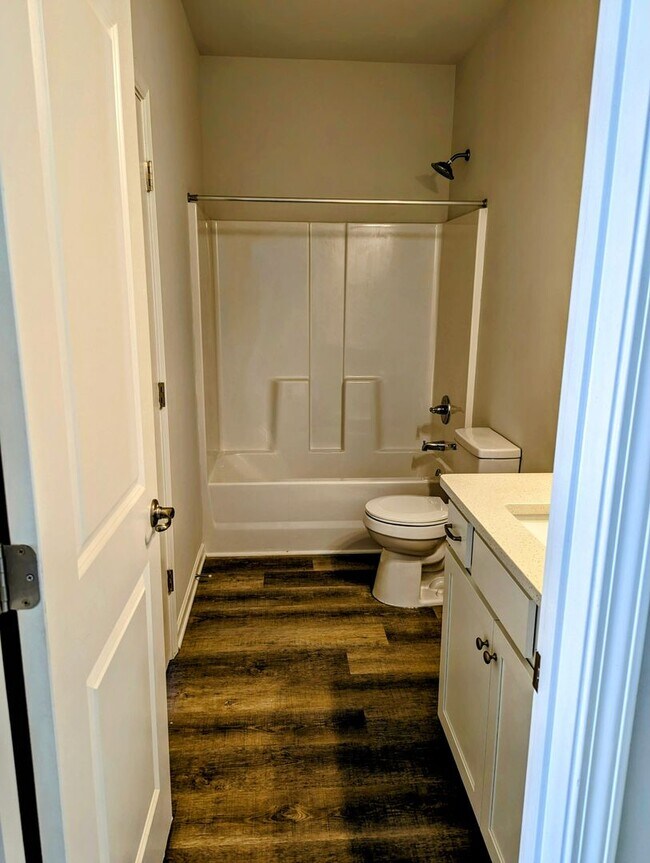 Foto del edificio - Beautiful 2 Bedroom 2 Bath in Oakwood Subd...