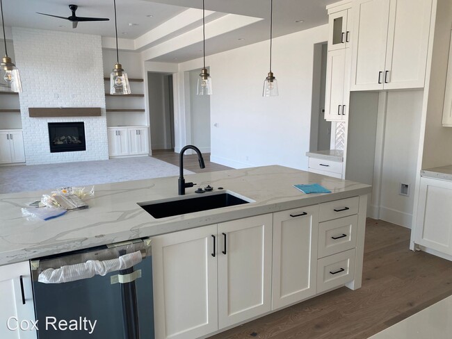 Building Photo - 4 br, 3 bath House - 5381 N Hidden Pinyon Dr