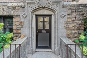 Building Photo - 232 Martine Ave