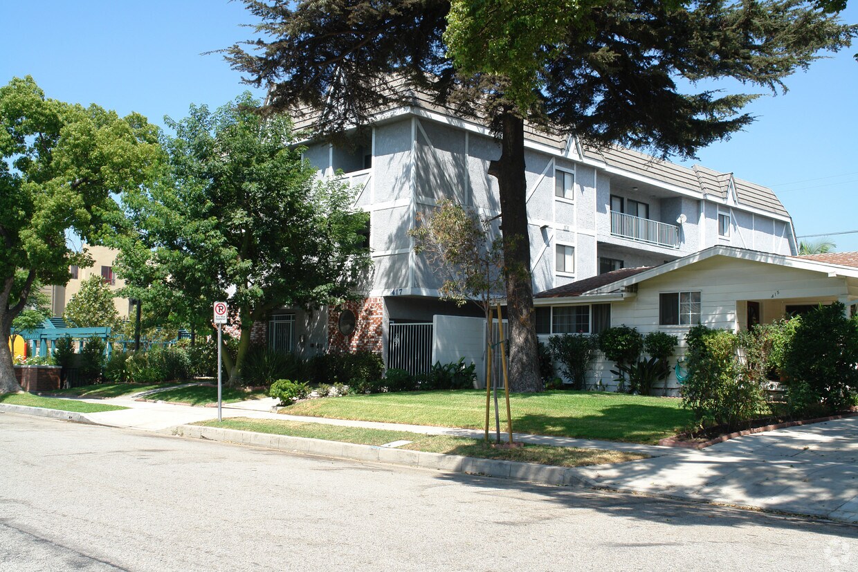 Building Photo - 417 W Harvard St