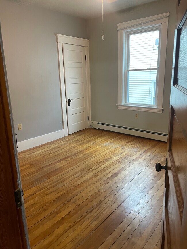 Building Photo - 63 Pilgrim Ave