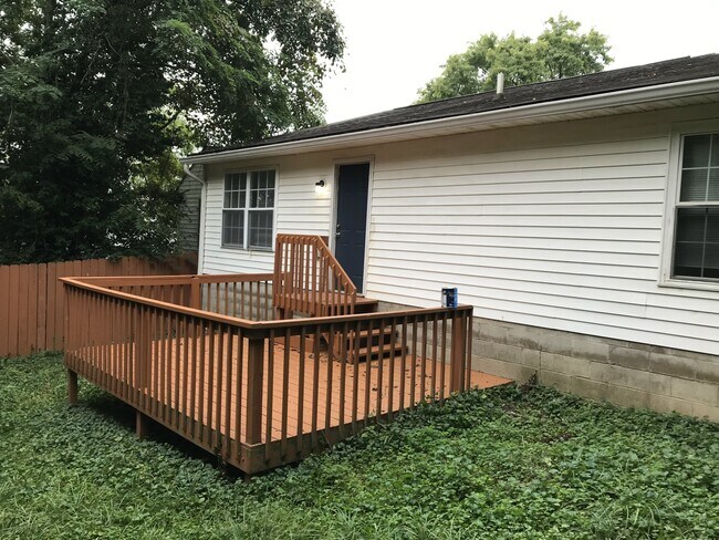 Building Photo - 2044 3rd Ave