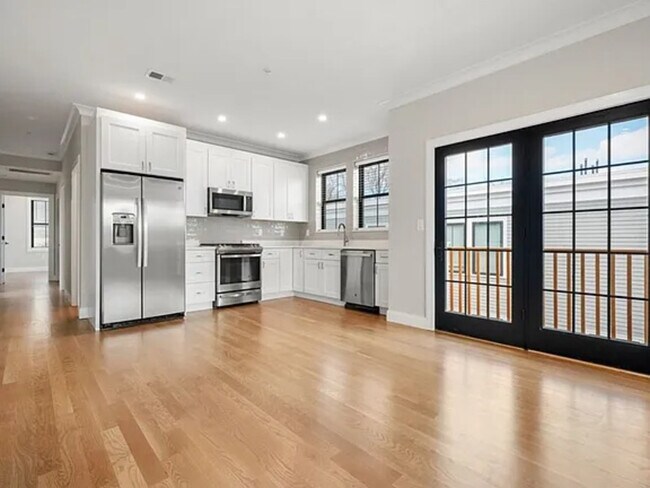 Foto del edificio - 731 Parker St