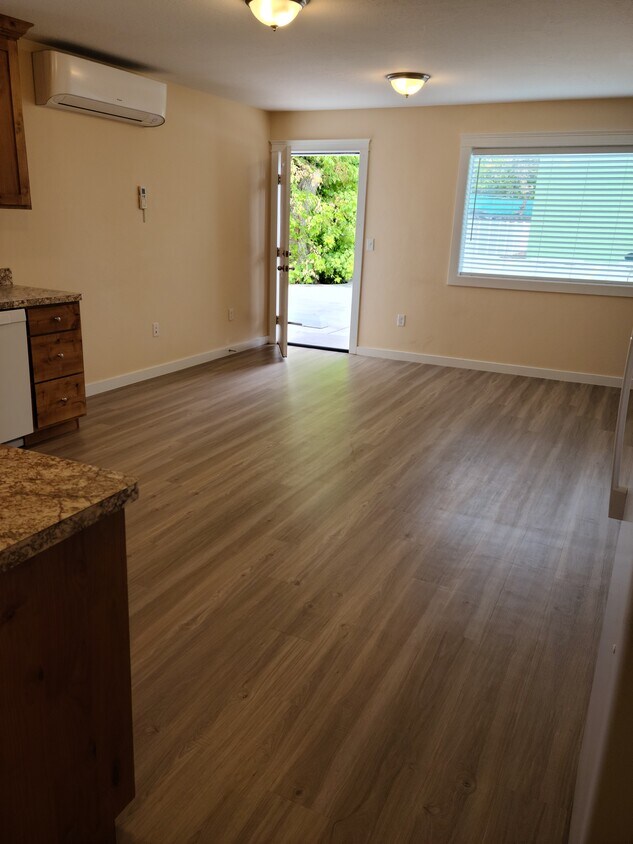 Foto principal - 216 Lawton St