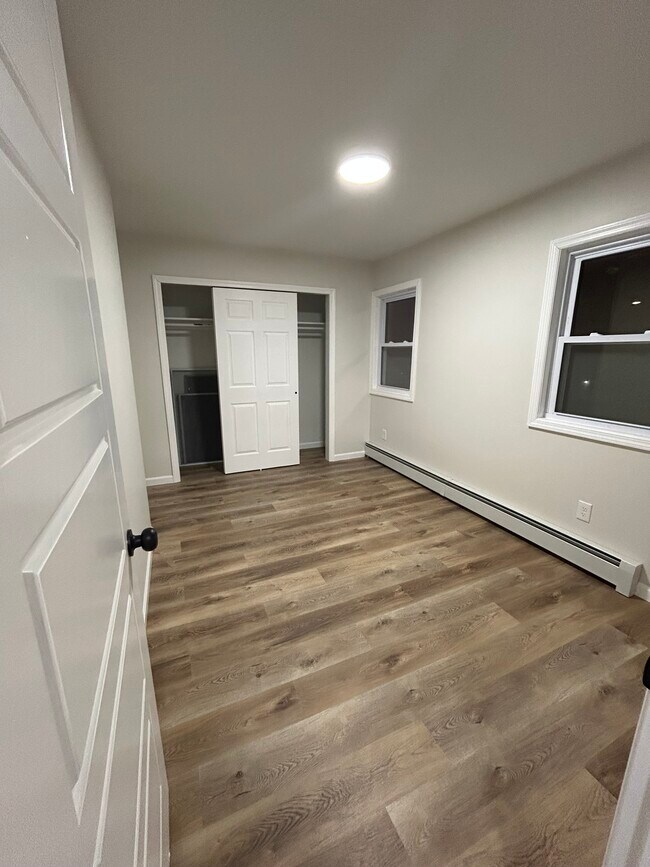 Foto del edificio - 258 Claywood Dr