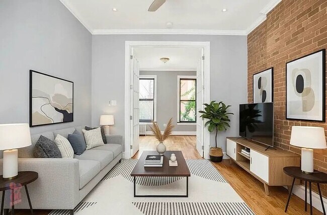 Building Photo - 248 Mott St