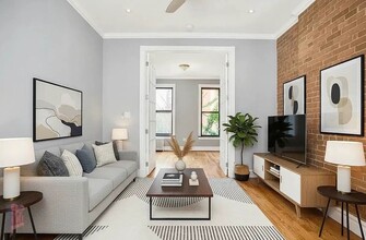 Building Photo - 248 Mott St