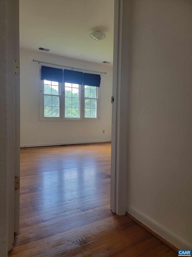 Foto del edificio - 1203 Oak Hill Dr