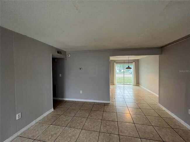 Foto del edificio - 2751 L B McLeod Rd