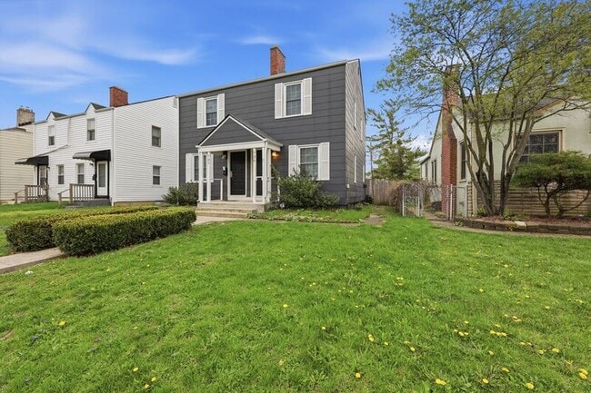 Building Photo - 735 E Mithoff St