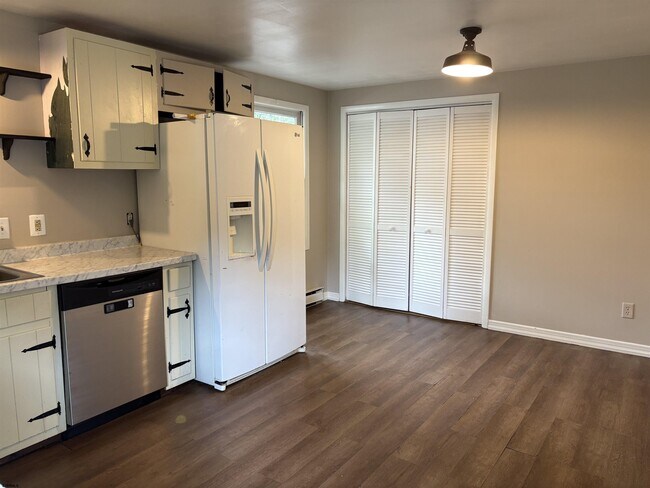 Foto del edificio - 409 Spruce Ave