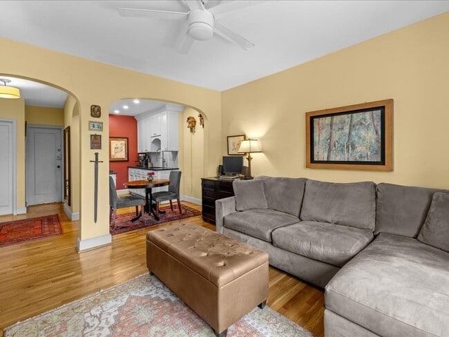 Building Photo - 228 Commonwealth Ave