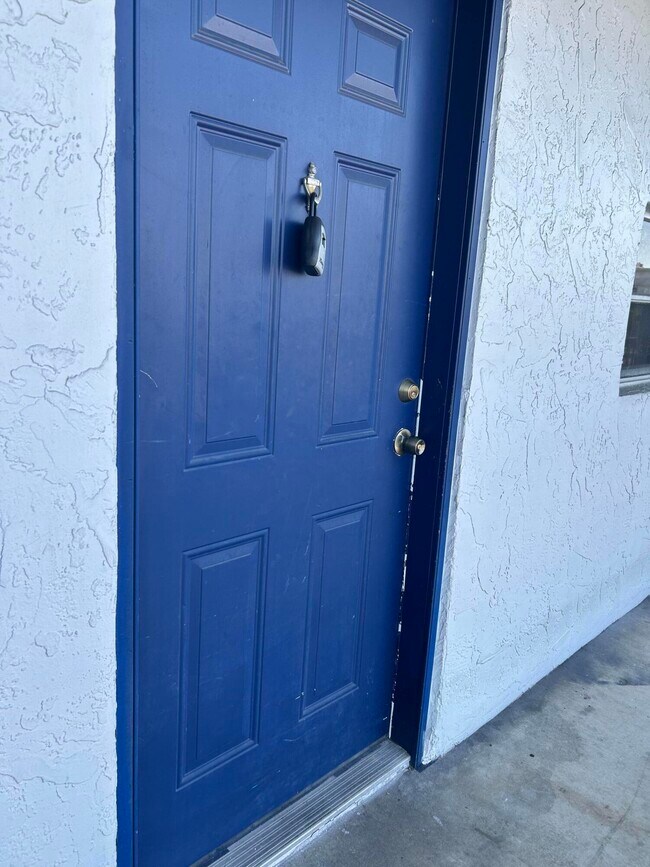 Foto del edificio - 8540 N Sherman Cir