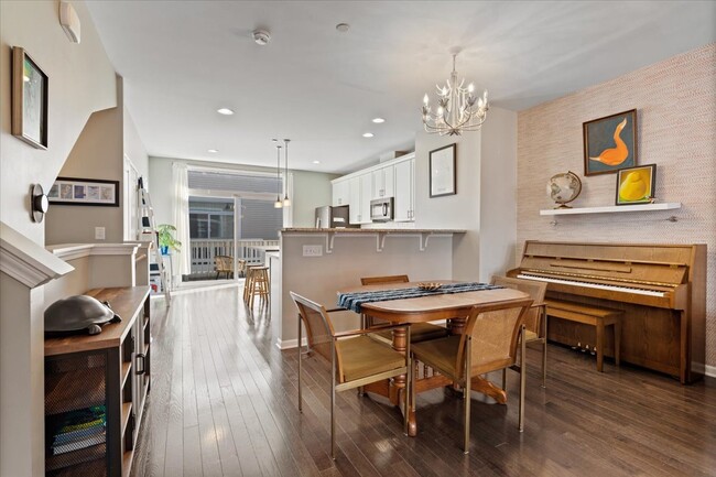 Foto del edificio - 4647 S Lake Park Ave