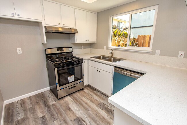 Foto del edificio - 1785 W North Bear Creek Dr