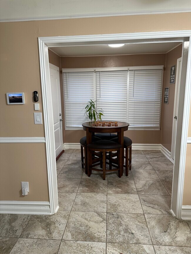 Foto del edificio - 6427 Oakleaf Way