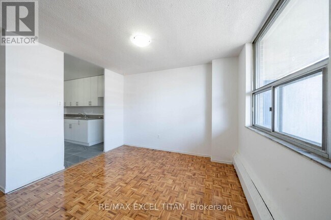 Building Photo - 5 Glamorgan Ave