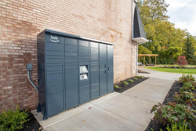 Estación de paquetes de Amazon Hub - La Croix Court Apartments