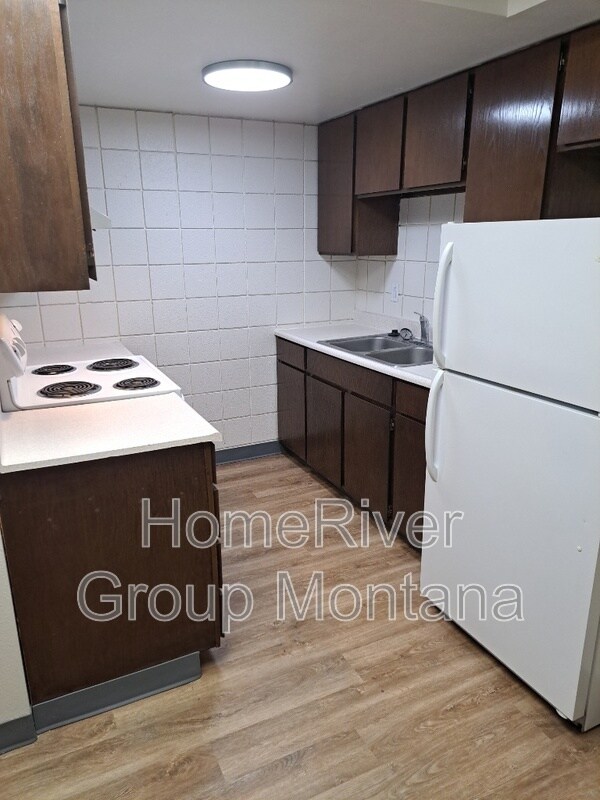 Foto del edificio - 707 SW Higgins Ave