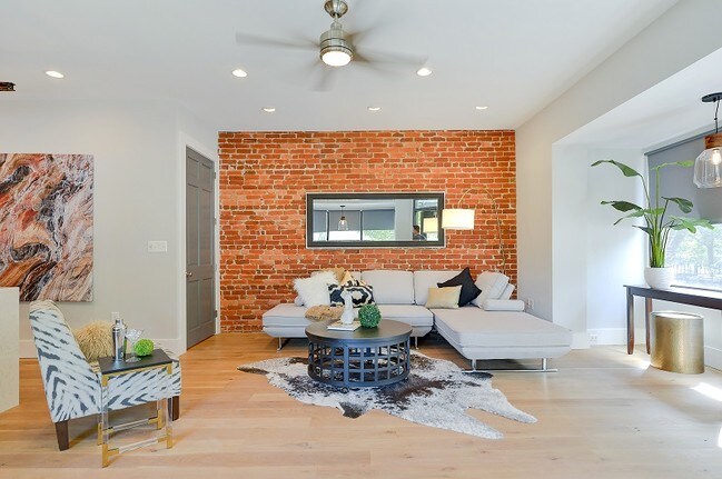 Foto del edificio - 1500 D St SE