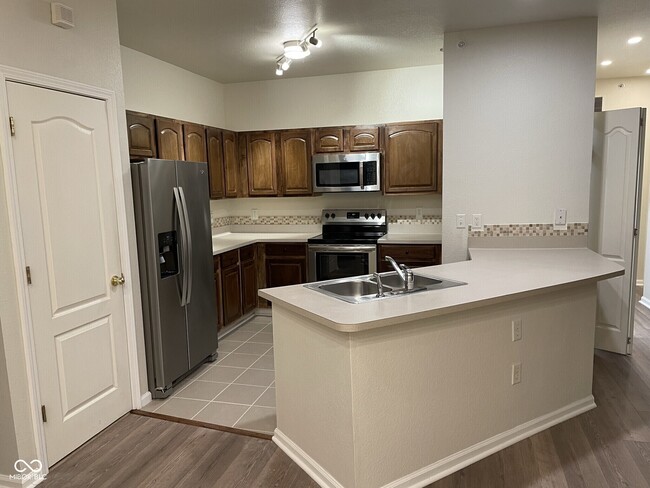 Building Photo - 12820 University Crescent