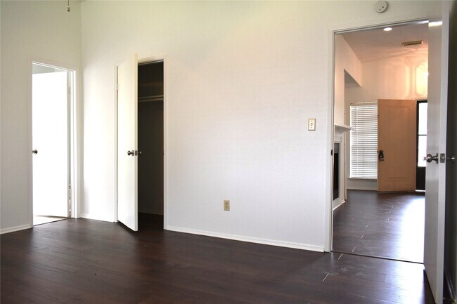 Foto del edificio - 16838 Markridge Dr